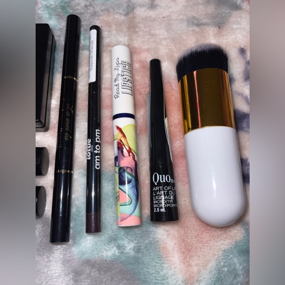Makeup Bundle - Picture 3 of 3